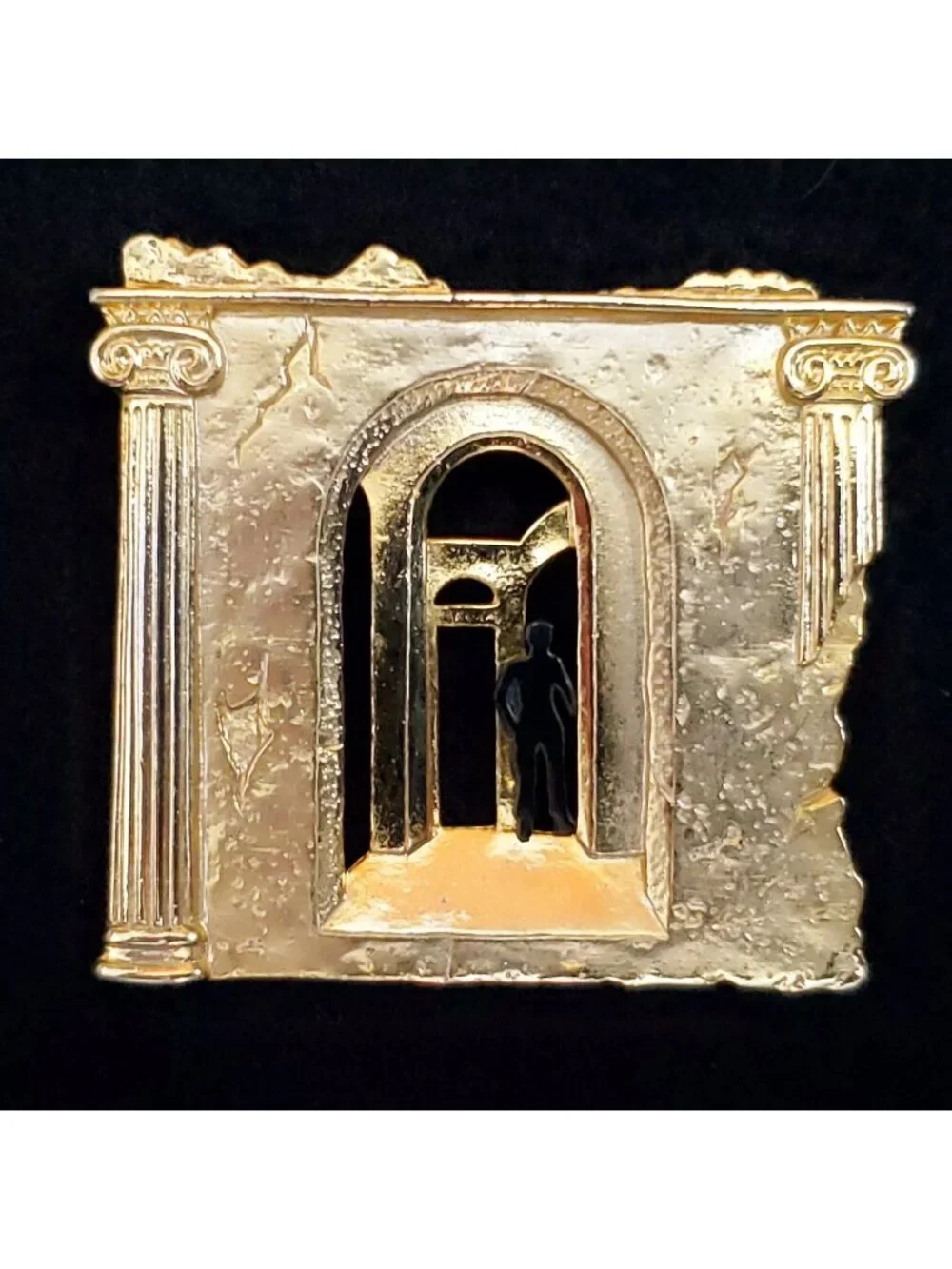 Vintage JJ Jonette Brooch 1988 Ancient Ruins Man in Doorway Gold Tone 2